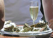 Champagne, Oysters and sunshine at the Gladmat festival
