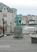 statue in central Haugesund